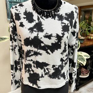 Gorgeous Ivory/White and Black Sweater